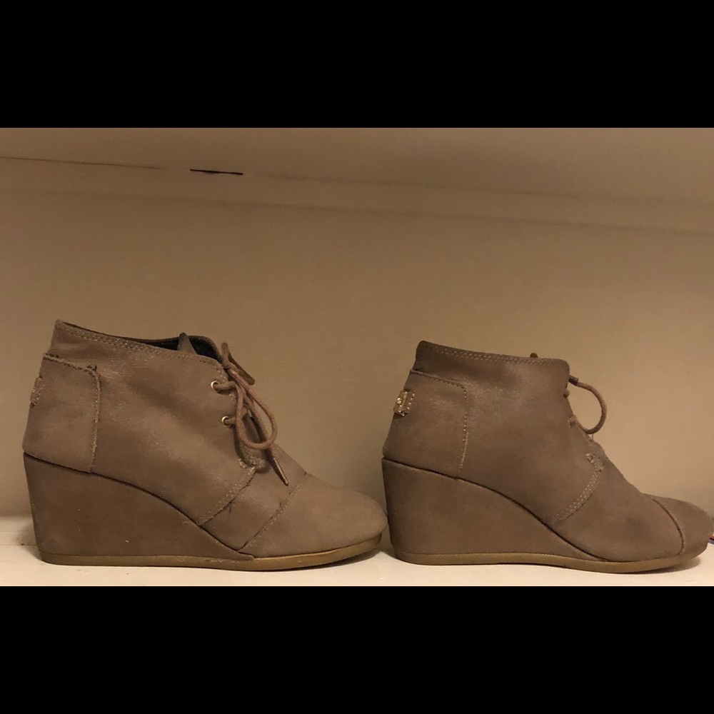 TOMS Suede Desert Wedge
